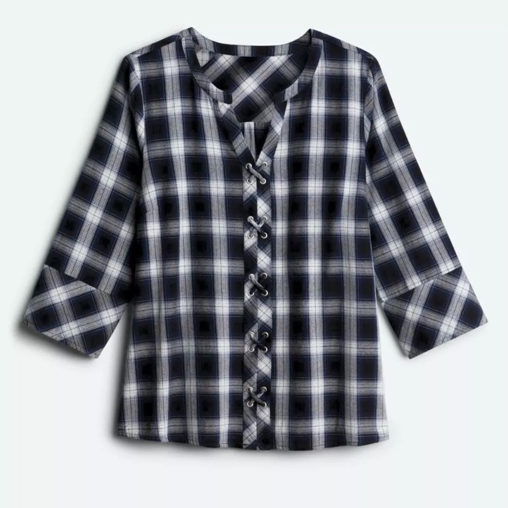 SKIES ARE BLUE Londyn Lace-Up Detail Top